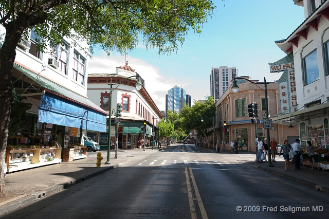 20091031_141727 D3.jpg - Chinatown, Honolulu.